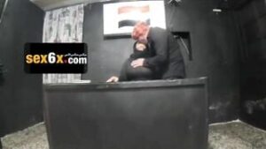 افلام سكس عربي حصري: سكرتيره تنتاك من مديرها في المكتب وتقوله اول مره اخون زوجي – سكس في المكتب عربي – كامل بجودة عالية HD